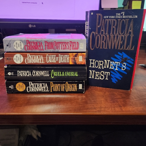 Books - Picture 4 of 4